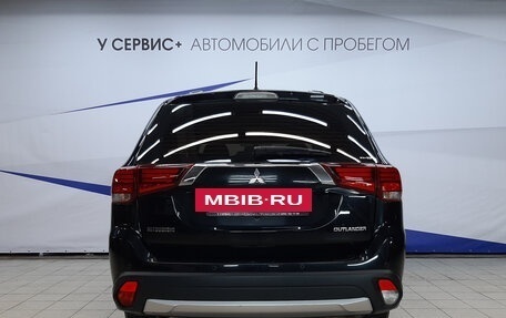 Mitsubishi Outlander III рестайлинг 3, 2016 год, 1 670 000 рублей, 4 фотография