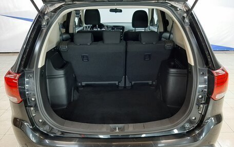 Mitsubishi Outlander III рестайлинг 3, 2016 год, 1 670 000 рублей, 5 фотография