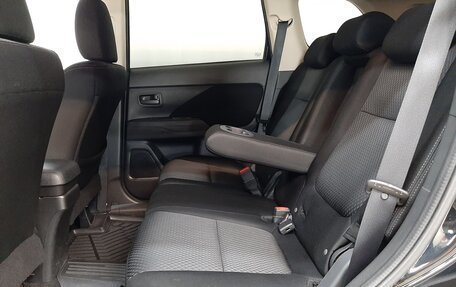 Mitsubishi Outlander III рестайлинг 3, 2016 год, 1 670 000 рублей, 13 фотография