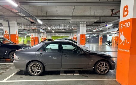 Lexus IS II рестайлинг 2, 1999 год, 645 000 рублей, 3 фотография