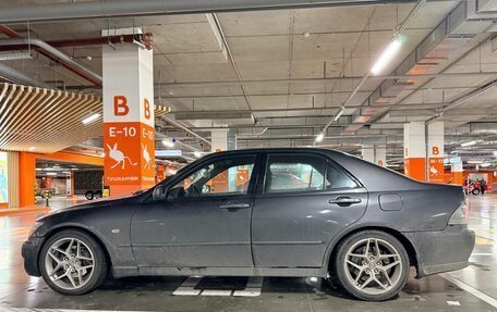 Lexus IS II рестайлинг 2, 1999 год, 645 000 рублей, 4 фотография