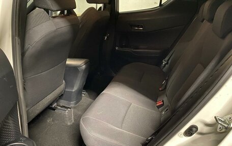 Toyota C-HR I рестайлинг, 2016 год, 2 000 000 рублей, 7 фотография