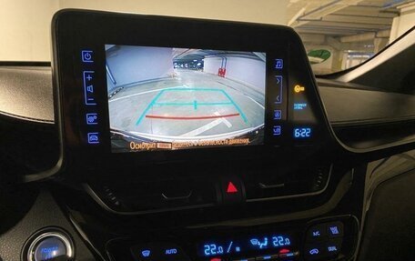 Toyota C-HR I рестайлинг, 2016 год, 2 000 000 рублей, 9 фотография