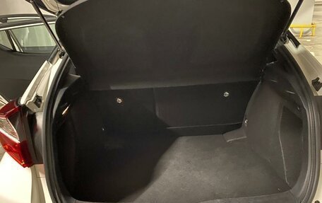 Toyota C-HR I рестайлинг, 2016 год, 2 000 000 рублей, 11 фотография