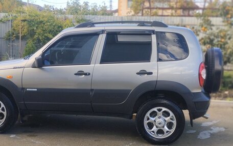 Chevrolet Niva I рестайлинг, 2009 год, 570 000 рублей, 3 фотография