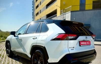 Toyota RAV4, 2022 год, 3 800 000 рублей, 1 фотография