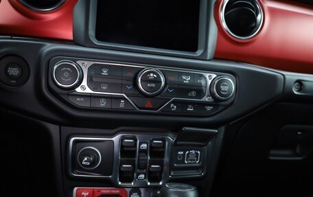 Jeep Wrangler, 2022 год, 6 650 000 рублей, 24 фотография