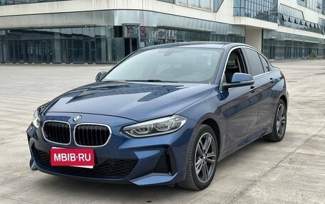 BMW 1 серия, 2022 год, 1 850 000 рублей, 1 фотография