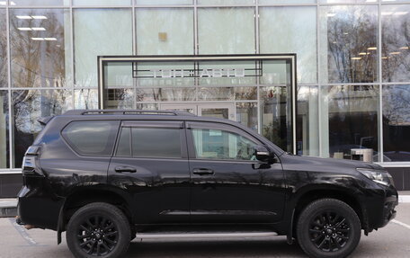 Toyota Land Cruiser Prado 150 рестайлинг 2, 2021 год, 6 500 000 рублей, 4 фотография