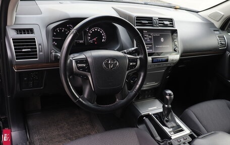 Toyota Land Cruiser Prado 150 рестайлинг 2, 2021 год, 6 500 000 рублей, 12 фотография