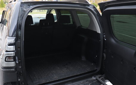 Toyota Land Cruiser Prado 150 рестайлинг 2, 2021 год, 6 500 000 рублей, 19 фотография