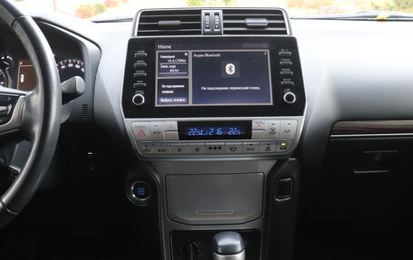 Toyota Land Cruiser Prado 150 рестайлинг 2, 2021 год, 6 500 000 рублей, 16 фотография