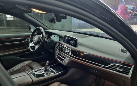 BMW 7 серия, 2018 год, 3 650 000 рублей, 9 фотография
