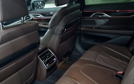 BMW 7 серия, 2018 год, 3 650 000 рублей, 11 фотография