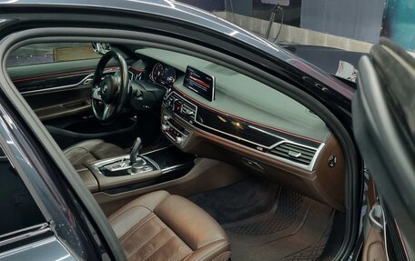 BMW 7 серия, 2018 год, 3 650 000 рублей, 10 фотография