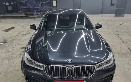 BMW 7 серия, 2018 год, 3 650 000 рублей, 2 фотография