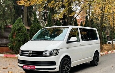 Volkswagen Caravelle T6 рестайлинг, 2019 год, 3 450 000 рублей, 1 фотография