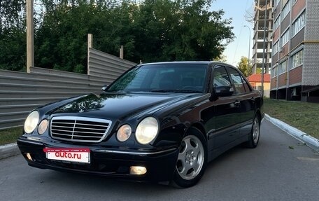 Mercedes-Benz E-Класс, 2001 год, 750 000 рублей, 1 фотография