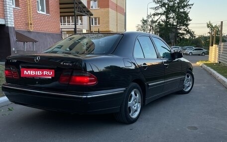 Mercedes-Benz E-Класс, 2001 год, 750 000 рублей, 2 фотография