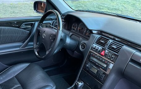 Mercedes-Benz E-Класс, 2001 год, 750 000 рублей, 11 фотография