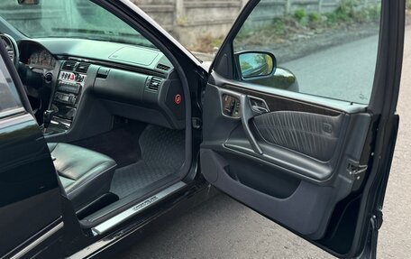 Mercedes-Benz E-Класс, 2001 год, 750 000 рублей, 24 фотография