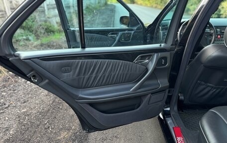 Mercedes-Benz E-Класс, 2001 год, 750 000 рублей, 26 фотография