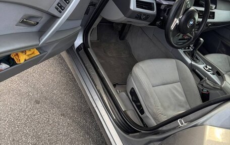 BMW 5 серия, 2004 год, 1 000 000 рублей, 3 фотография