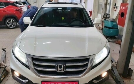 Honda Crosstour I рестайлинг, 2014 год, 1 550 000 рублей, 2 фотография