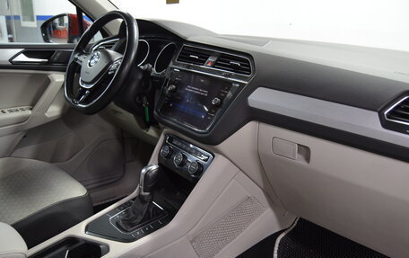 Volkswagen Tiguan II, 2017 год, 1 780 000 рублей, 11 фотография