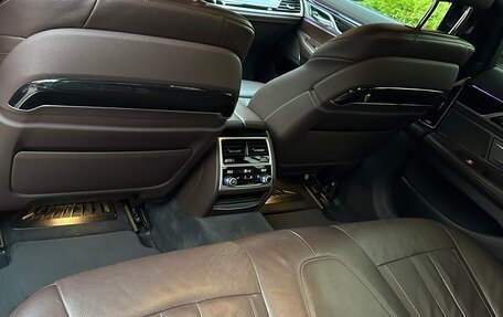 BMW 7 серия, 2018 год, 3 500 000 рублей, 17 фотография