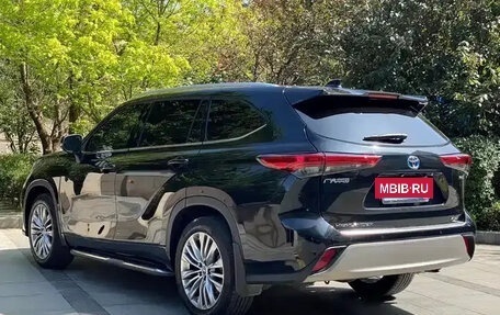 Toyota Highlander, 2022 год, 3 240 077 рублей, 4 фотография