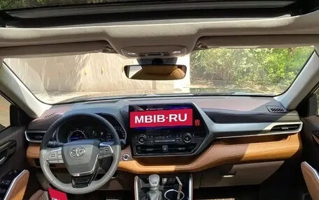 Toyota Highlander, 2022 год, 3 240 077 рублей, 8 фотография