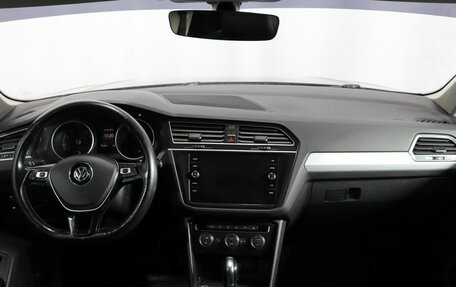 Volkswagen Tiguan II, 2017 год, 2 189 000 рублей, 13 фотография