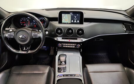 KIA Stinger I, 2018 год, 2 570 000 рублей, 10 фотография