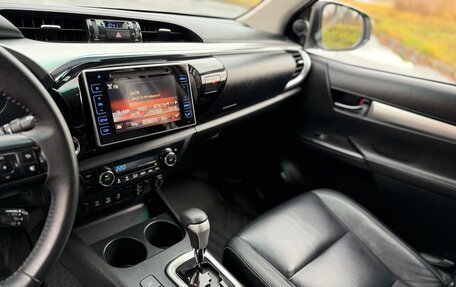 Toyota Hilux VIII, 2016 год, 3 200 000 рублей, 7 фотография