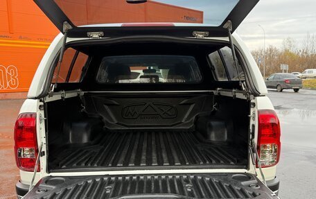 Toyota Hilux VIII, 2016 год, 3 200 000 рублей, 4 фотография