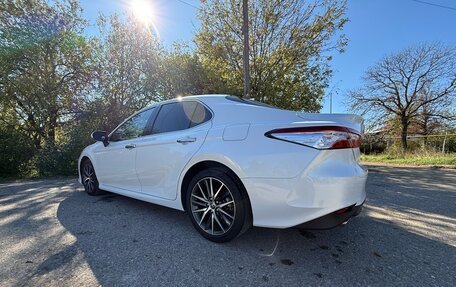 Toyota Camry, 2021 год, 3 850 000 рублей, 5 фотография