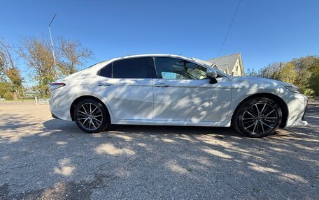 Toyota Camry, 2021 год, 3 850 000 рублей, 2 фотография