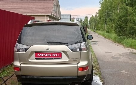 Mitsubishi Outlander III рестайлинг 3, 2008 год, 900 000 рублей, 1 фотография
