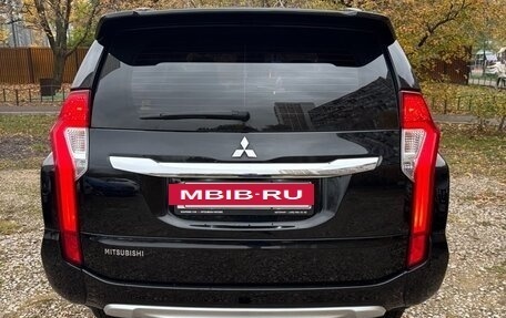 Mitsubishi Pajero Sport III рестайлинг, 2018 год, 2 600 000 рублей, 11 фотография