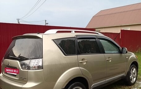 Mitsubishi Outlander III рестайлинг 3, 2008 год, 900 000 рублей, 2 фотография