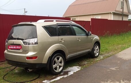 Mitsubishi Outlander III рестайлинг 3, 2008 год, 900 000 рублей, 4 фотография