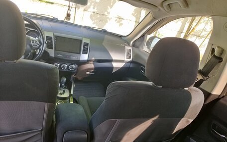 Mitsubishi Outlander III рестайлинг 3, 2008 год, 900 000 рублей, 6 фотография