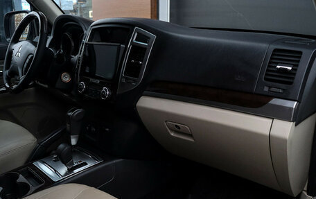 Mitsubishi Pajero IV, 2019 год, 3 900 000 рублей, 9 фотография