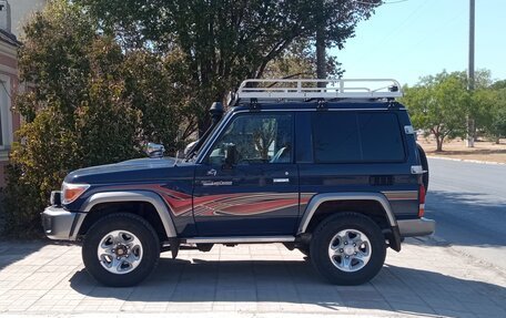 Toyota Land Cruiser 70, 2008 год, 5 500 000 рублей, 6 фотография