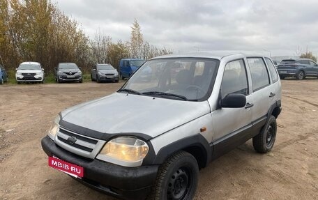 Chevrolet Niva I рестайлинг, 2004 год, 150 000 рублей, 2 фотография