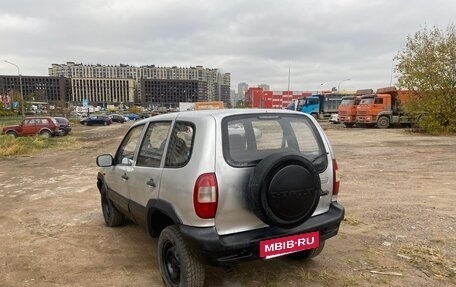 Chevrolet Niva I рестайлинг, 2004 год, 150 000 рублей, 3 фотография