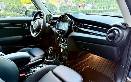 MINI Hatch, 2022 год, 1 750 000 рублей, 12 фотография