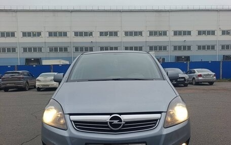 Opel Zafira B, 2011 год, 660 000 рублей, 1 фотография