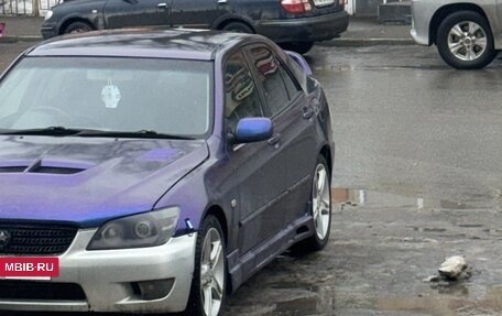 Toyota Altezza, 2001 год, 550 000 рублей, 2 фотография